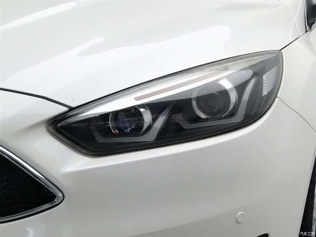 Ford Focus, 2015 7