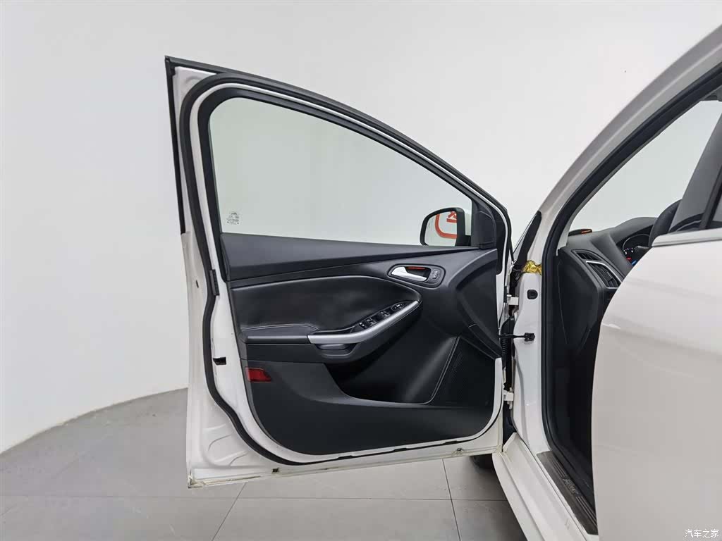 Ford Focus, 2015 8