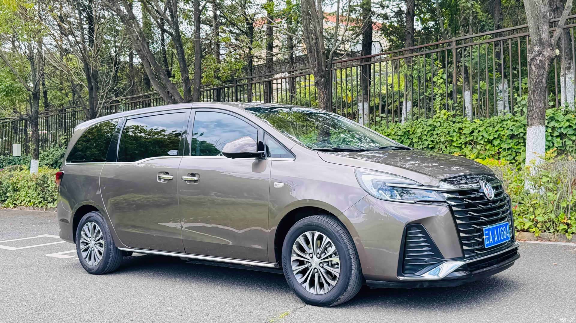 Buick GL8, 2023 3