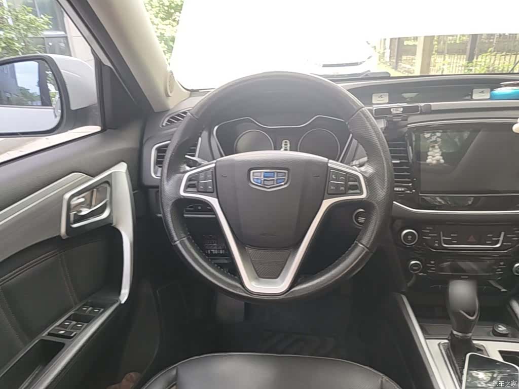 Geely X6, 2017 11