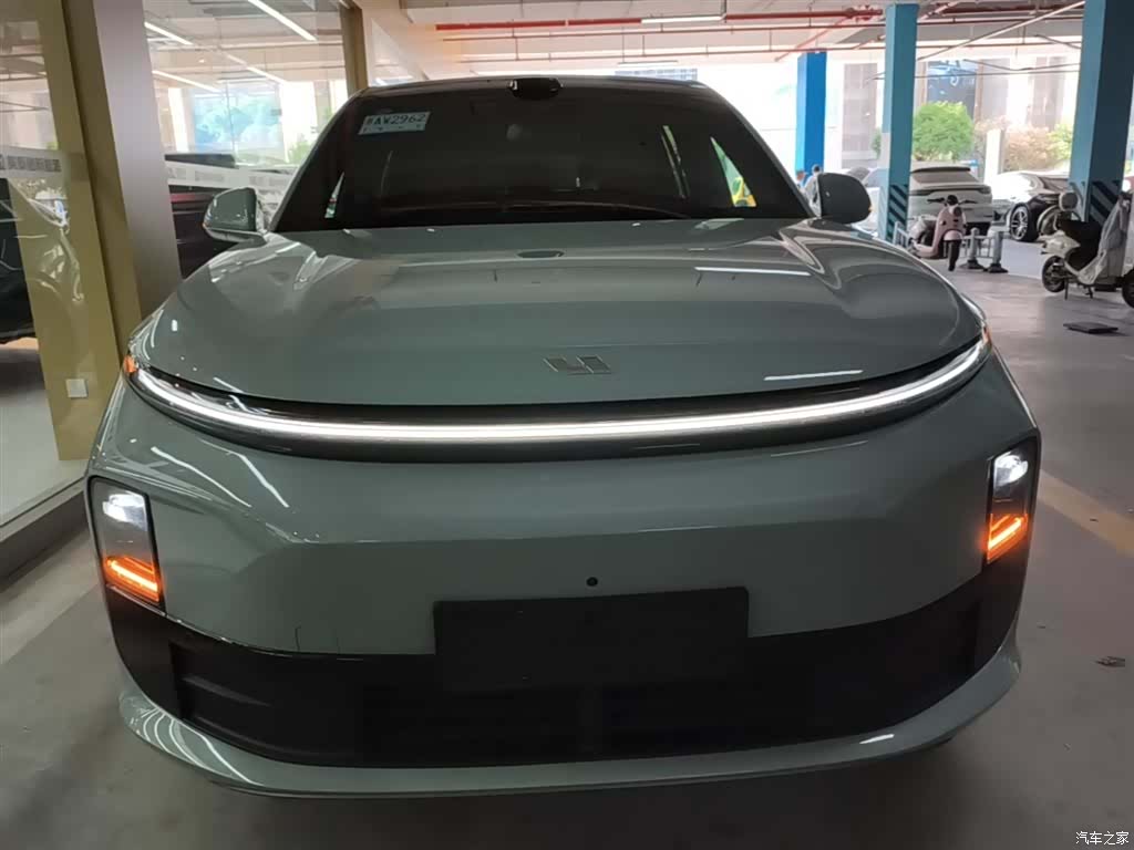 Li Auto L6, 2025 3