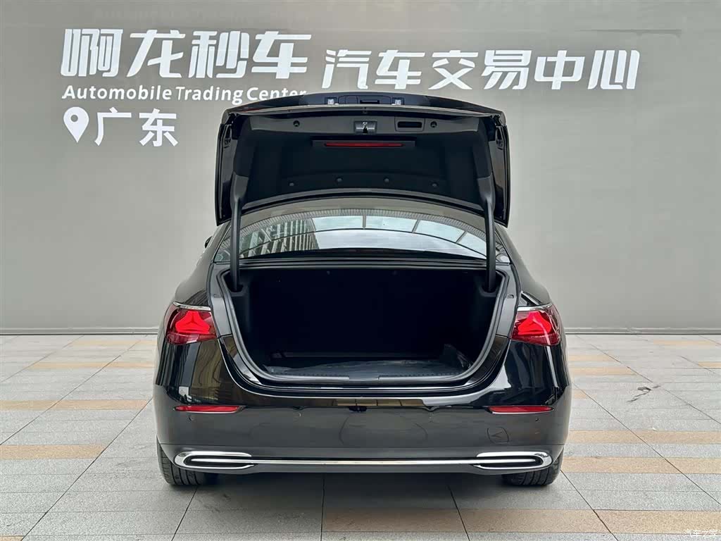 Mercedes-Benz E-Class, 2024 17