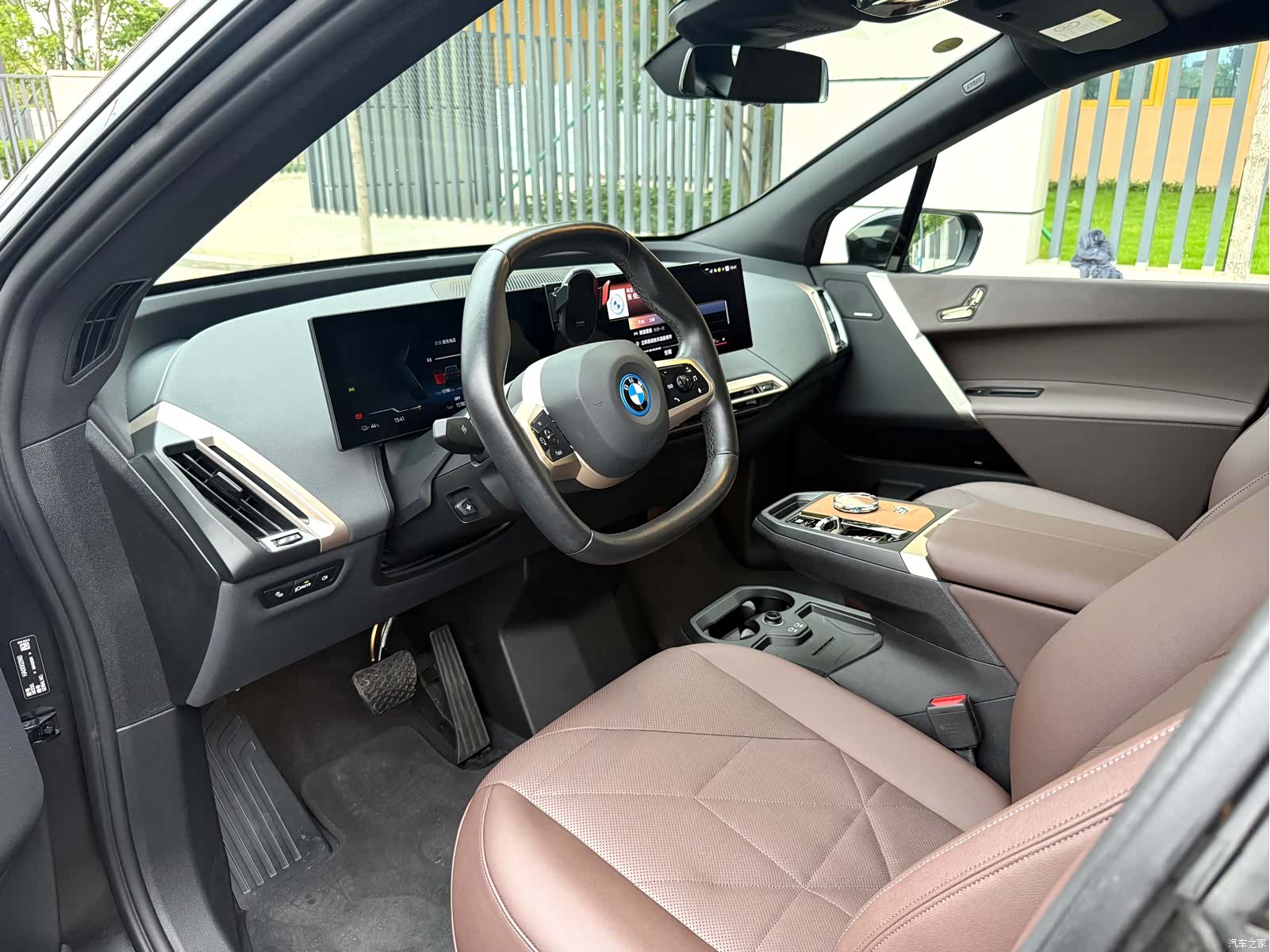 BMW iX, 2023 все фото