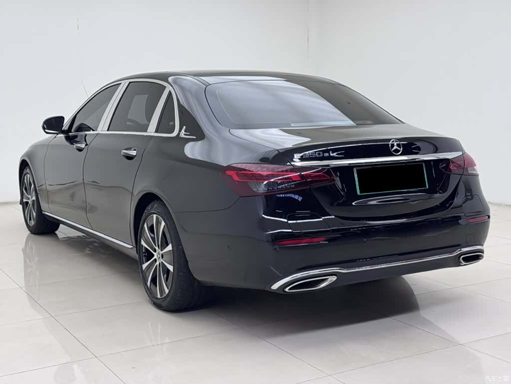 Mercedes-Benz E-Class, 2023 16