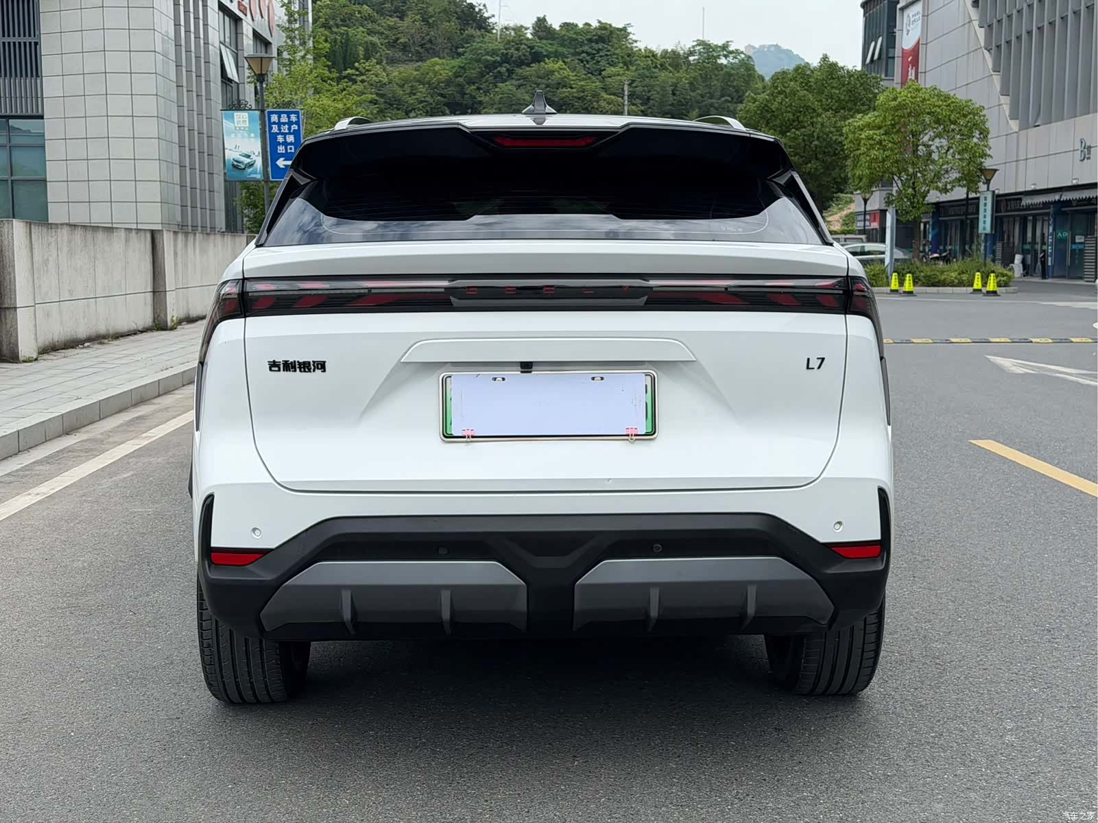 Geely Galaxy L7, 2023 все фото