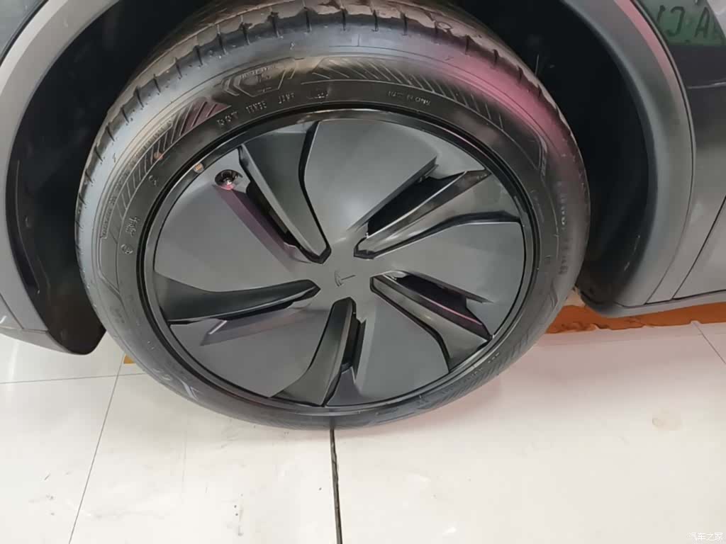 Tesla Model Y, 2025 23