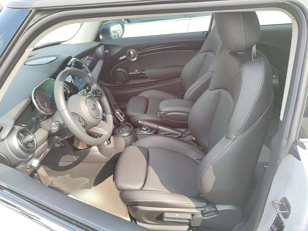Mini Cooper, 2024 15
