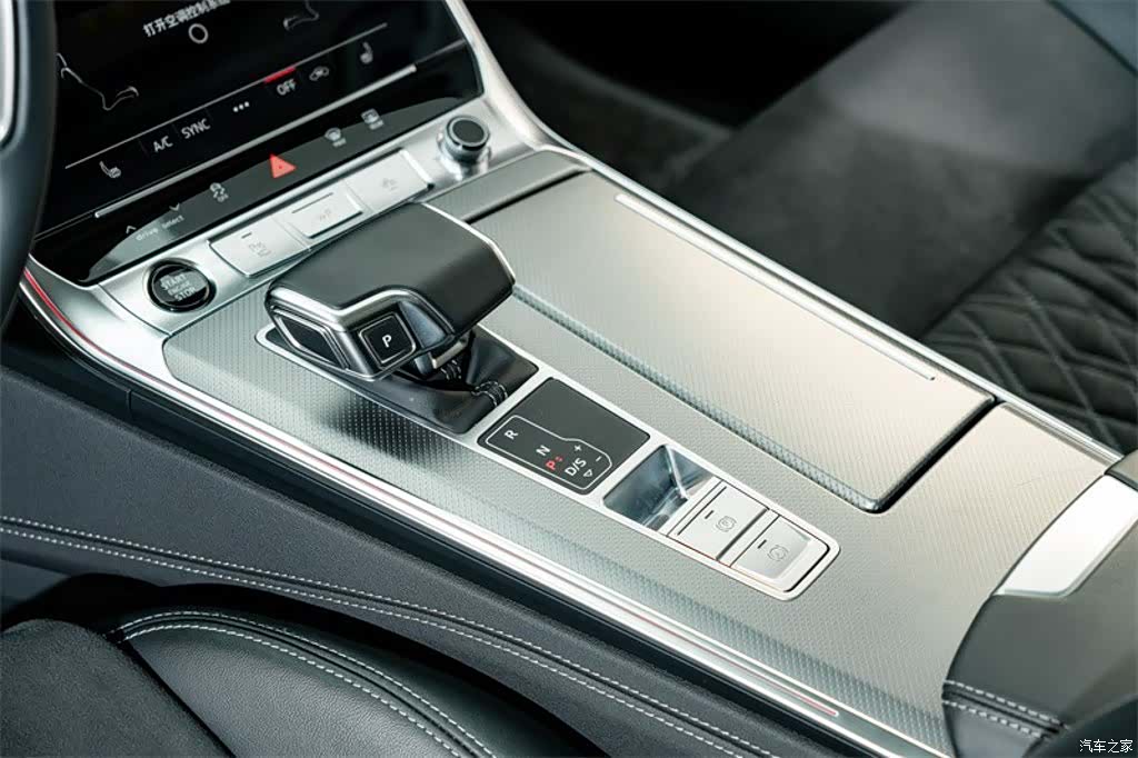 Audi A7L, 2025 12