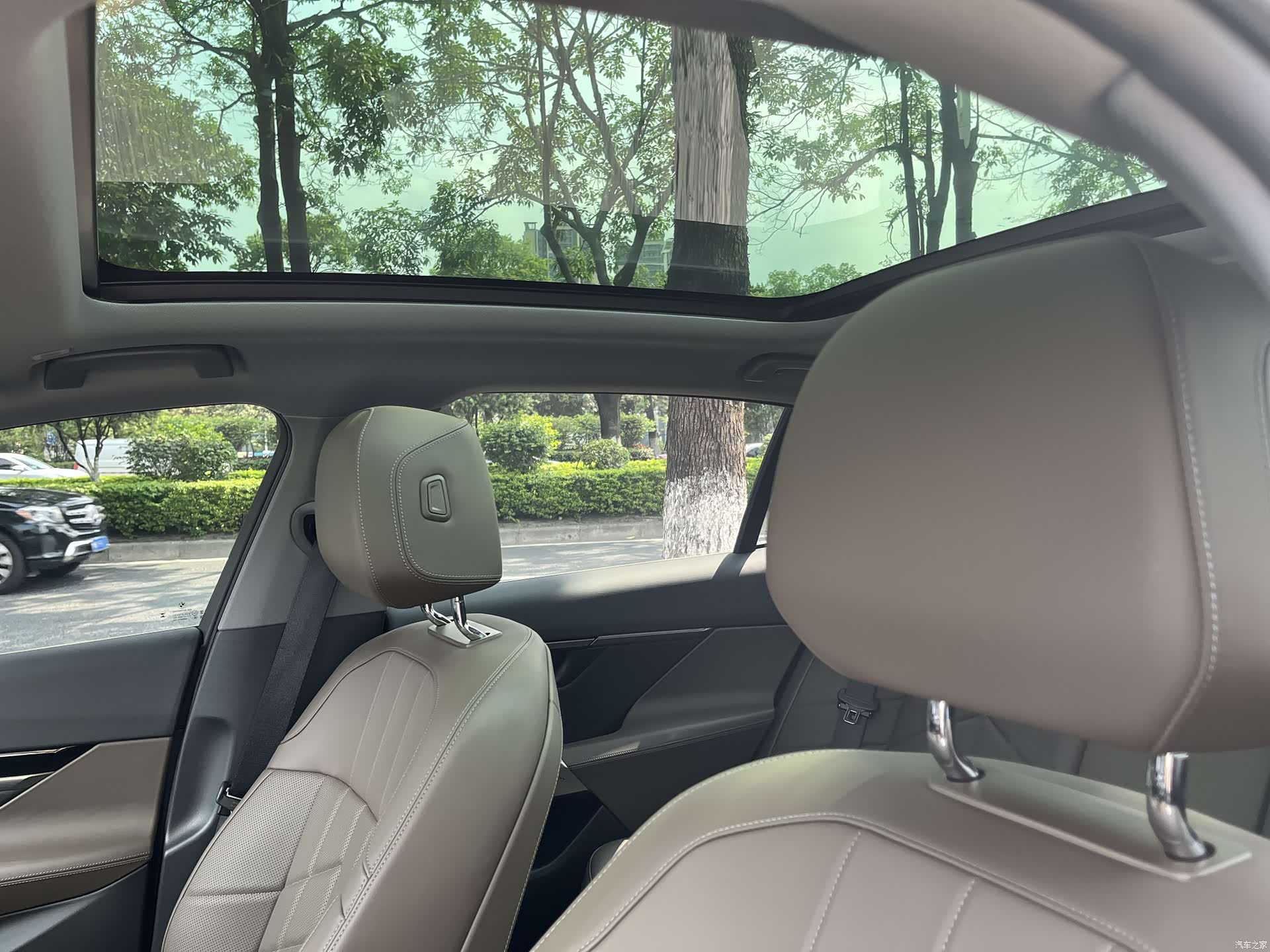 BMW 5 Series, 2025 15