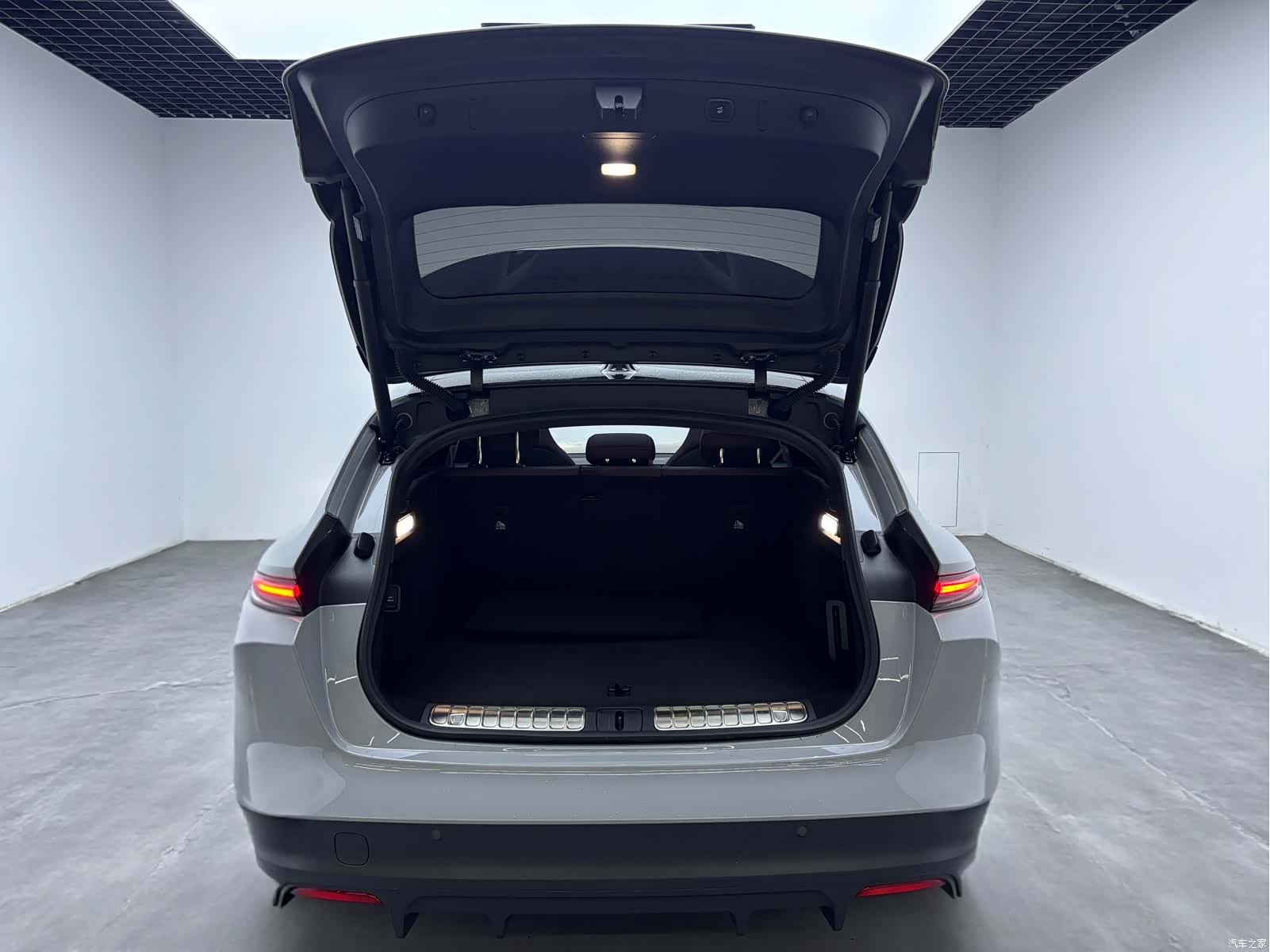 NIO ET5, 2024 13