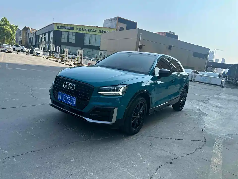 Audi Q2L