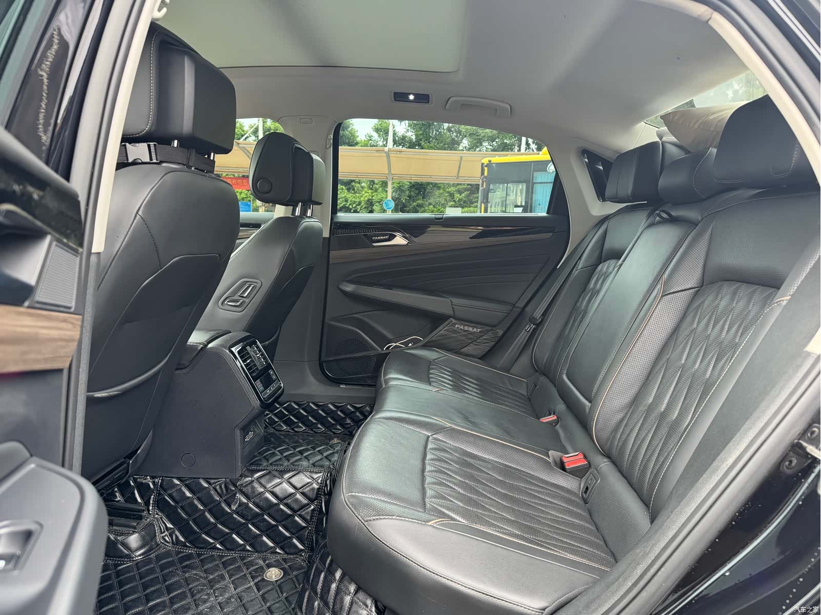 Volkswagen Passat, 2020 все фото