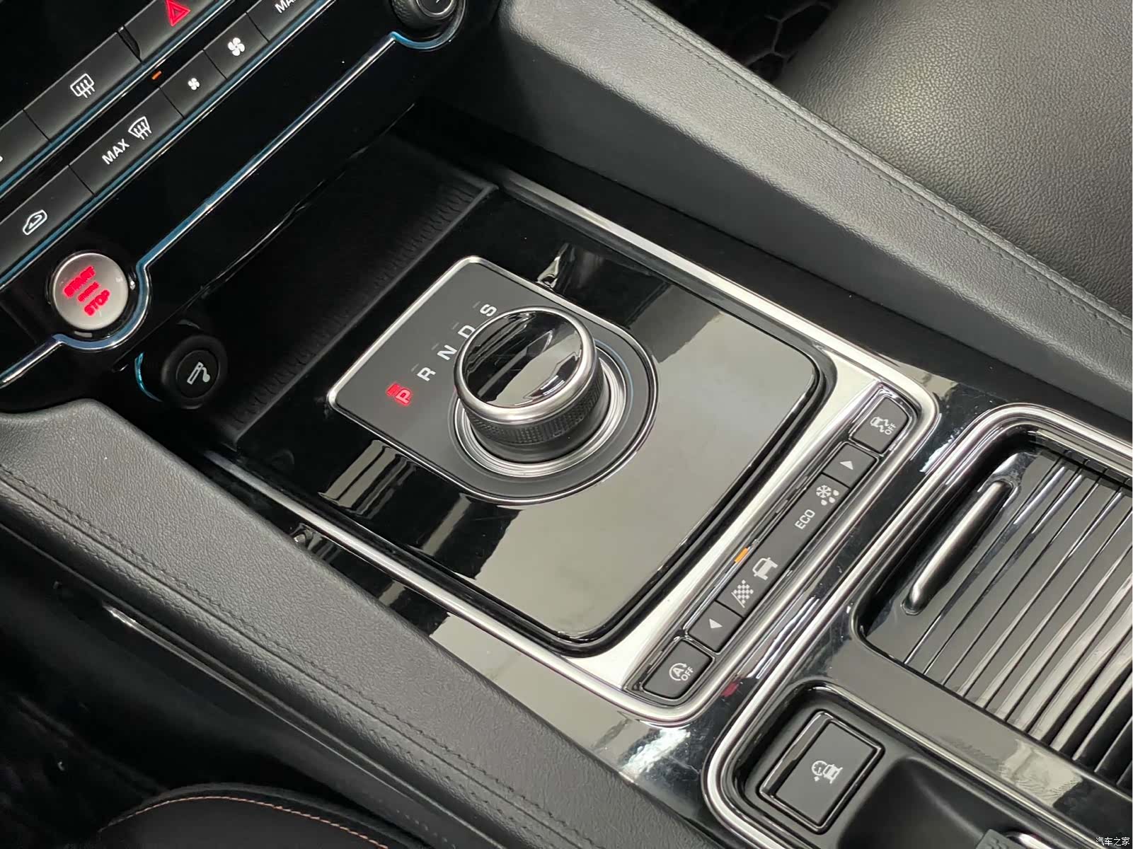 Jaguar F-PACE, 2019 12