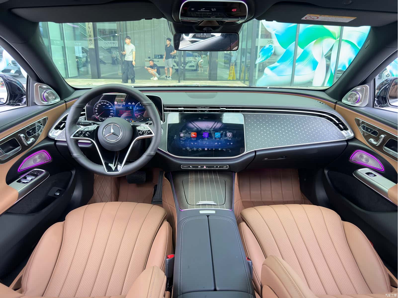 Mercedes-Benz E-Class, 2024 14