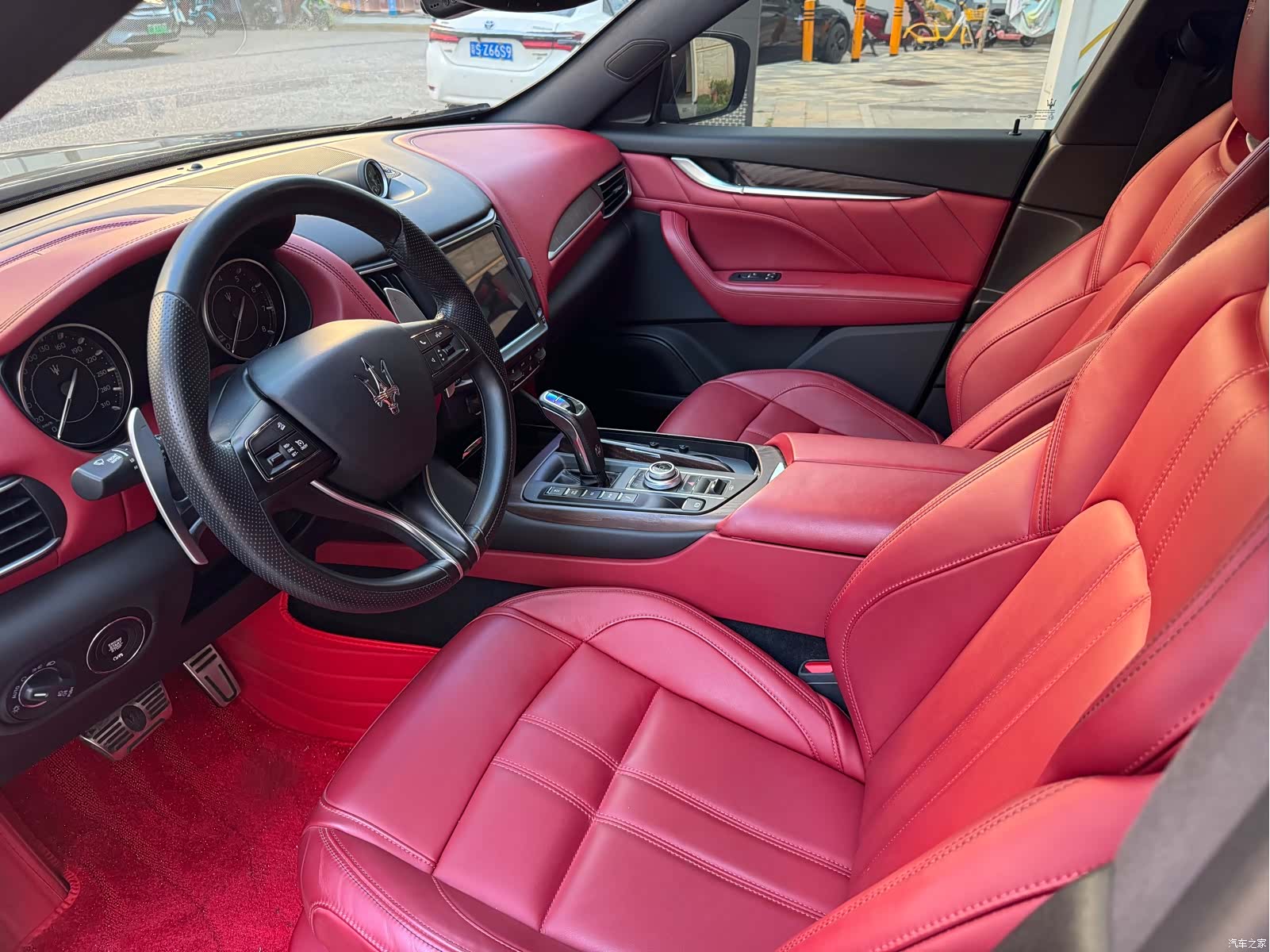 Maserati Levante, 2022 9