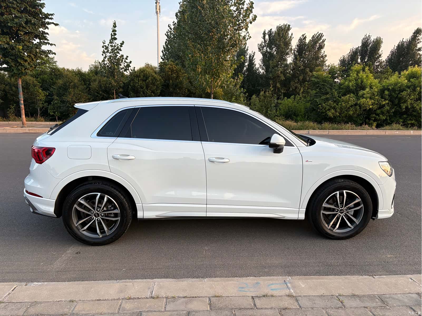 Audi Q3, 2022 4