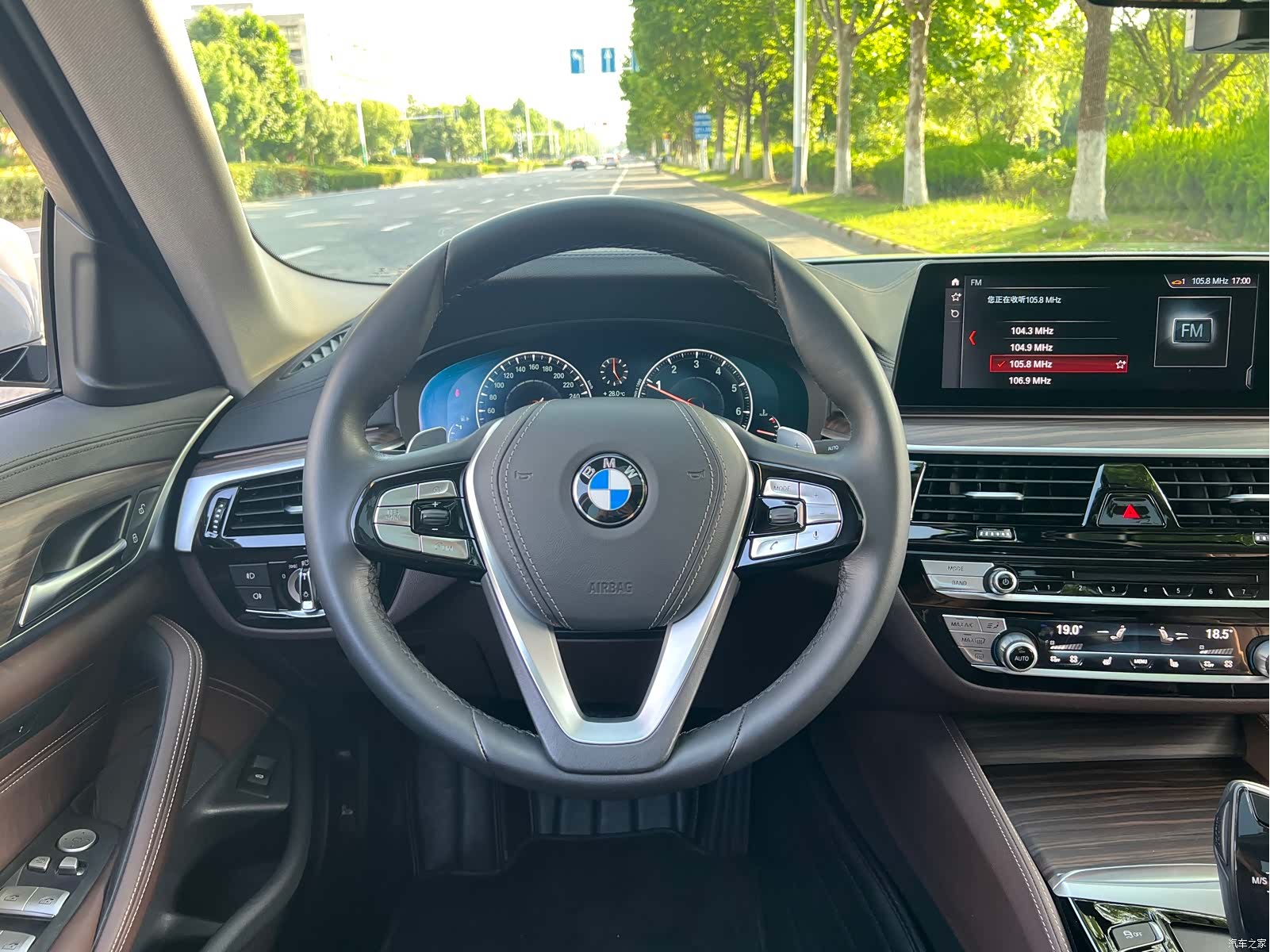 BMW 5 Series, 2019 11