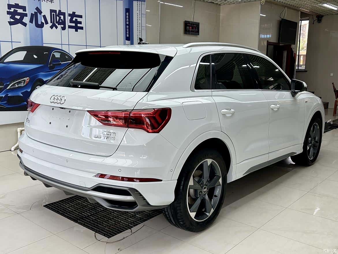 Audi Q3, 2023 4