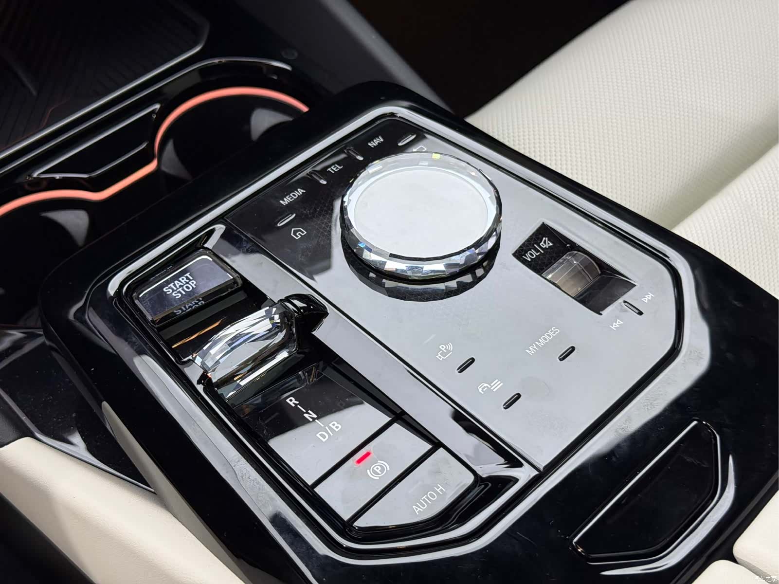 BMW i5, 2025 12