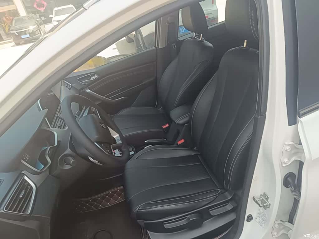 Wuling 310W, 2020 15