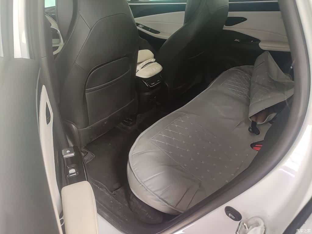 Geely Galaxy L7, 2024 17
