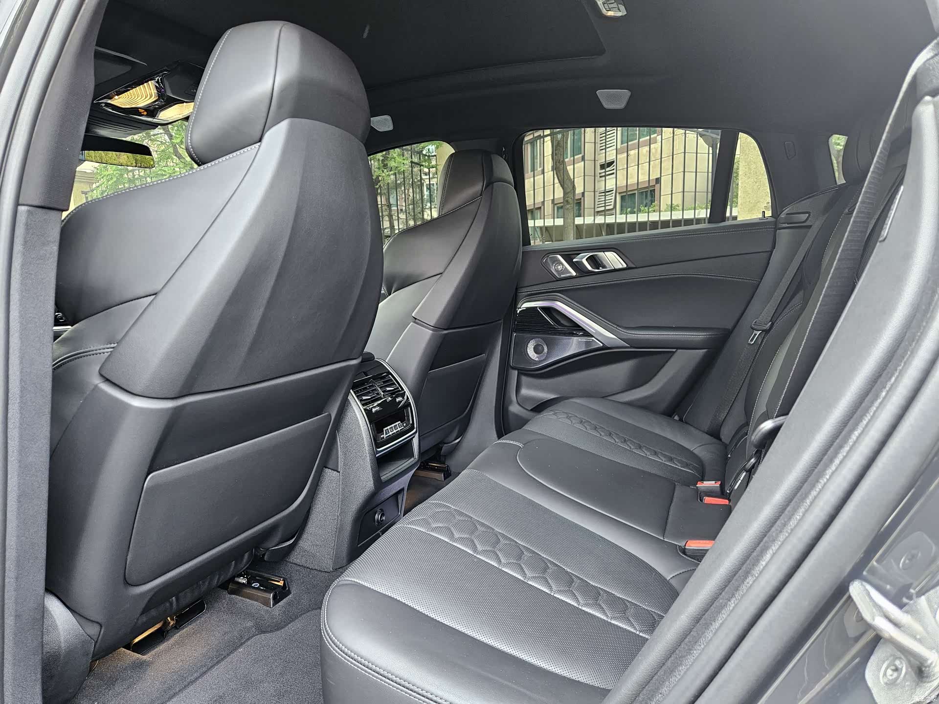 BMW X6, 2026 8