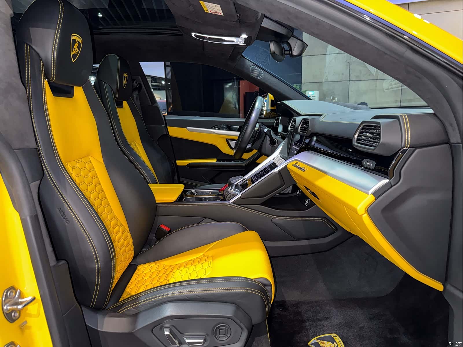 Lamborghini Urus, 2019 28