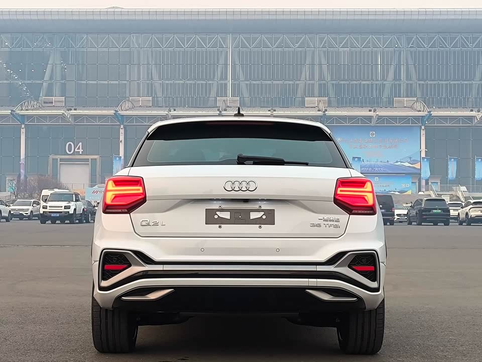 Audi Q2L
