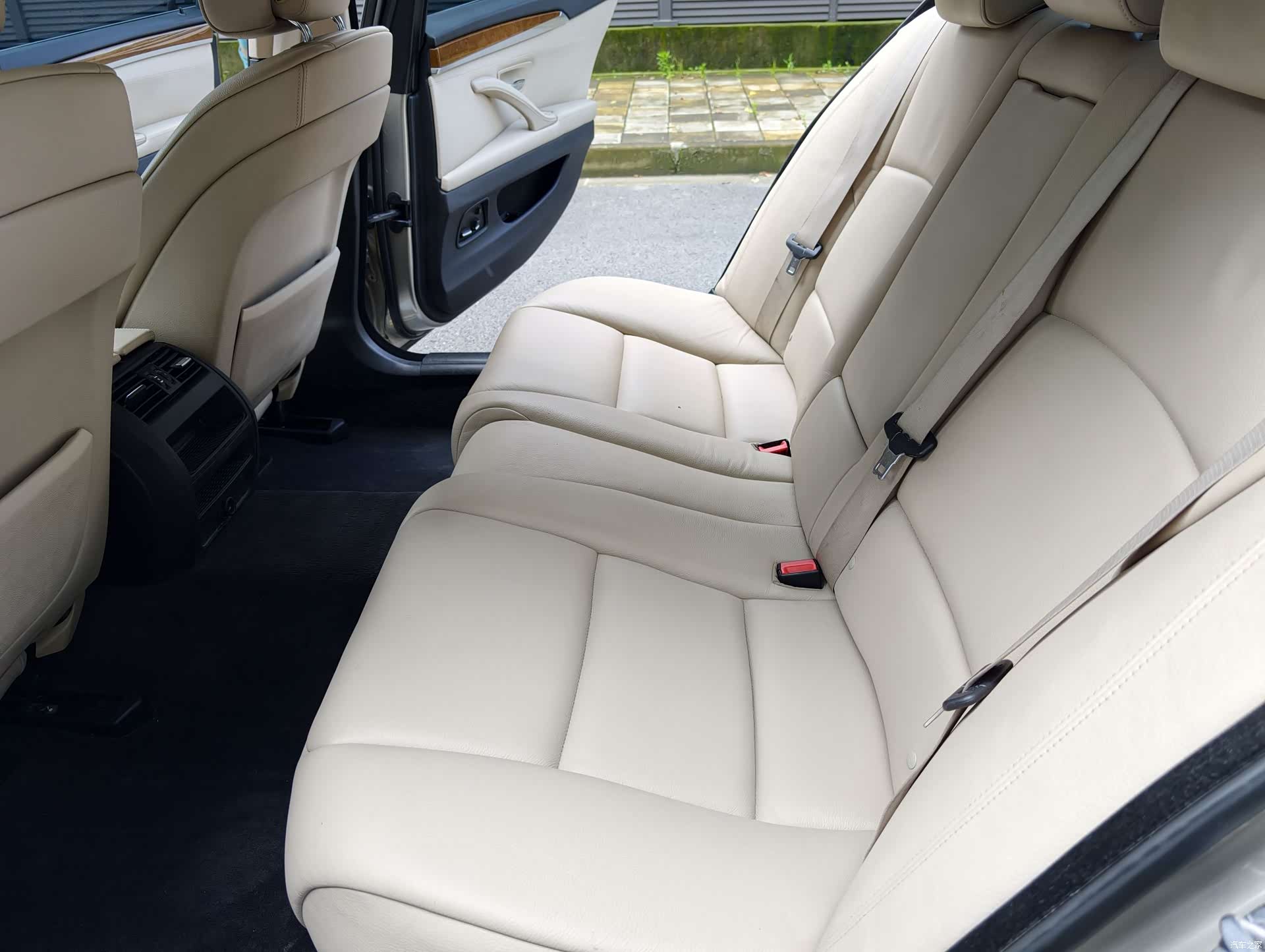 BMW 5 Series, 2011 12