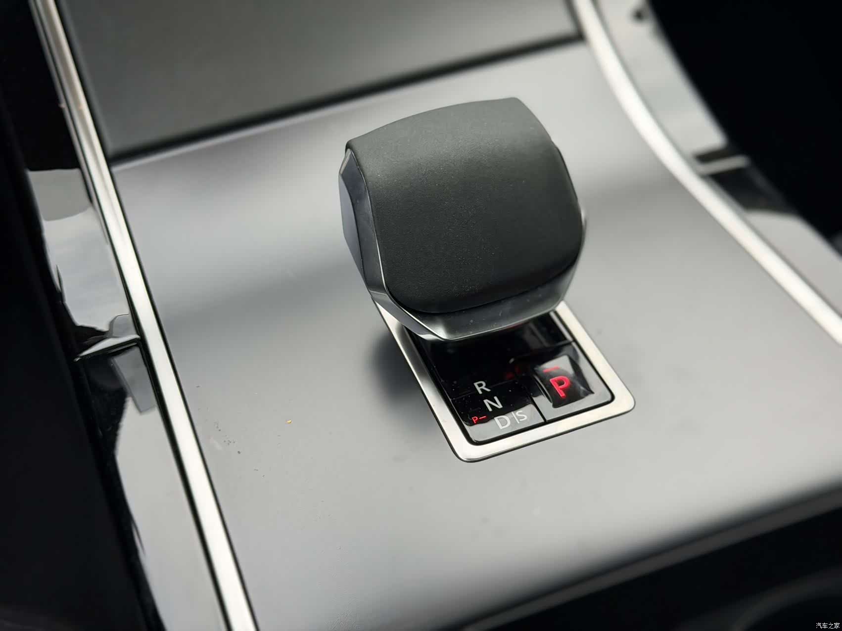 Land Rover Range Rover, 2025 12