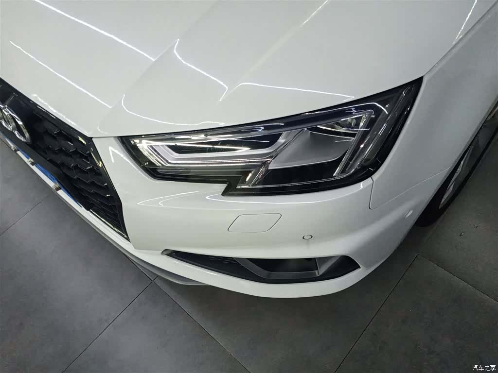 Audi A4L, 2019 15