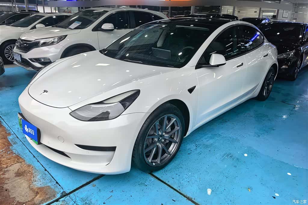 Tesla Model 3, 2022 1