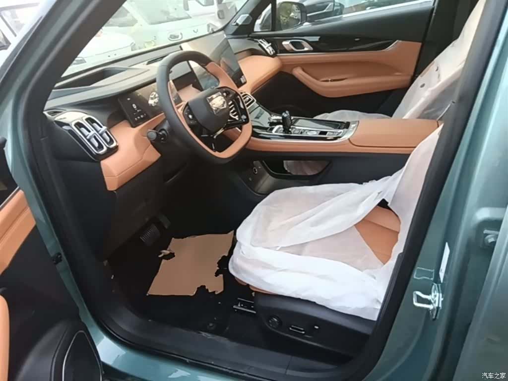 Geely Boyue, 2026 15