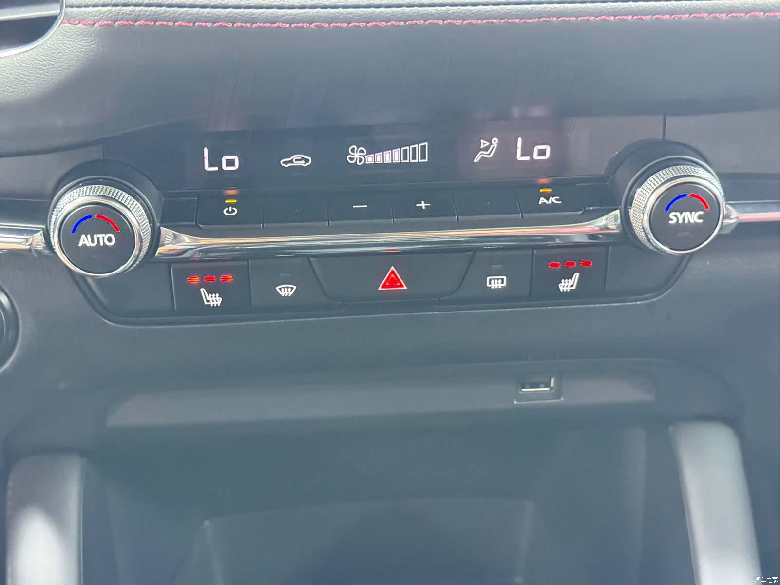 Mazda Mazda3, 2023 10