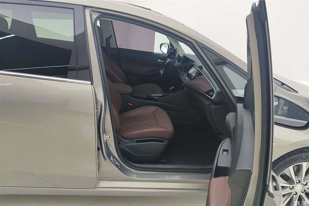 Buick GL6, 2020 8