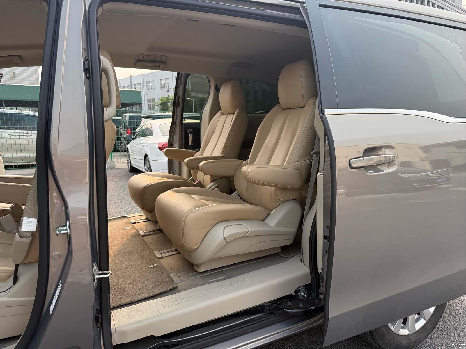 Buick GL8, 2018 18