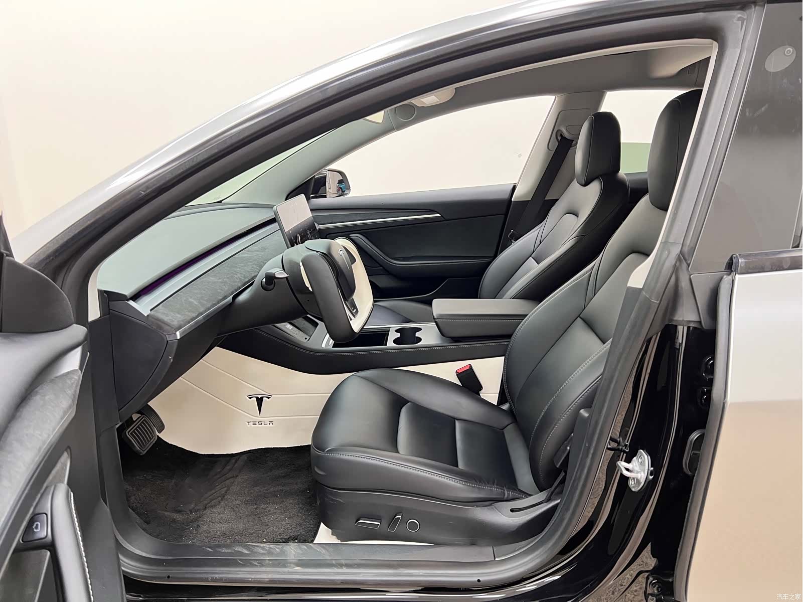 Tesla Model 3, 2023 16