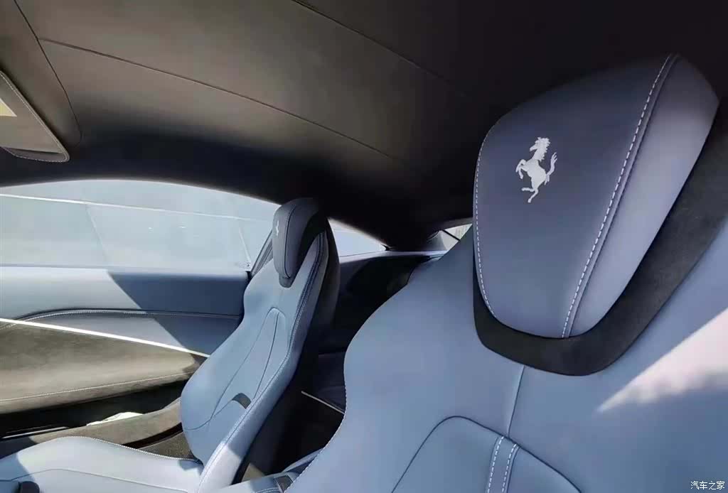Ferrari Roma, 2021 8