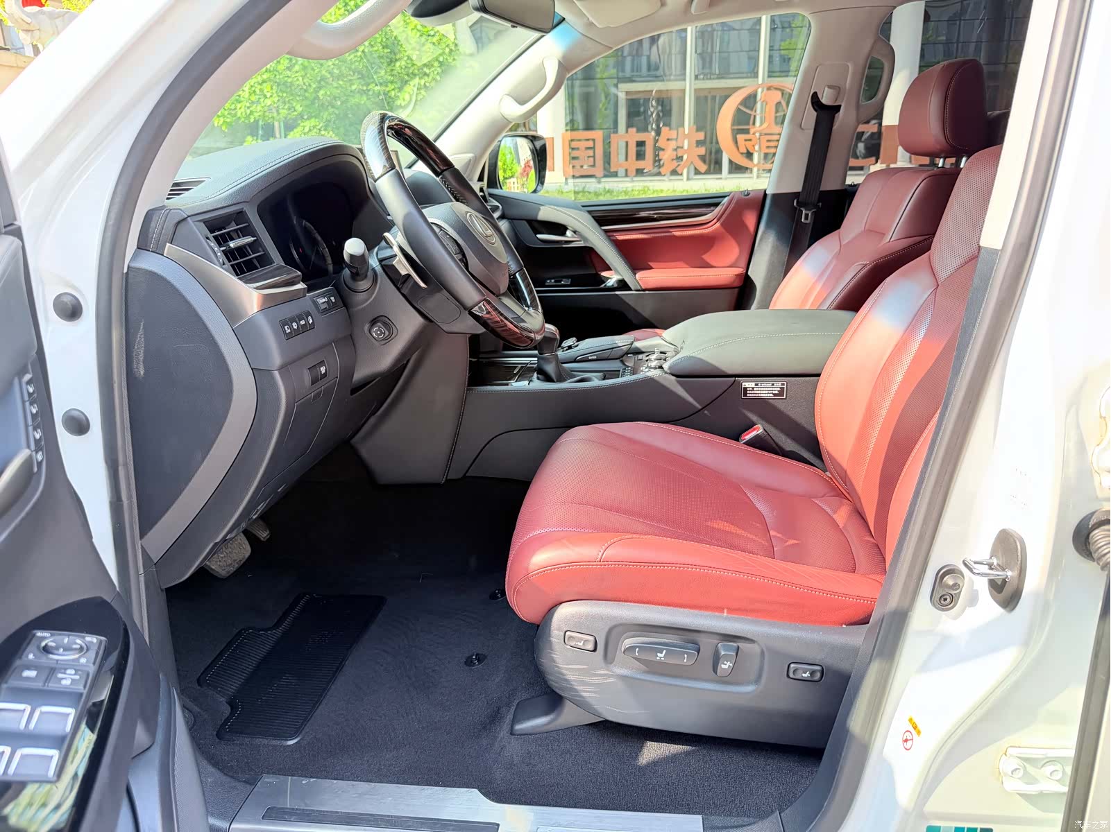 Lexus LX, 2019 9