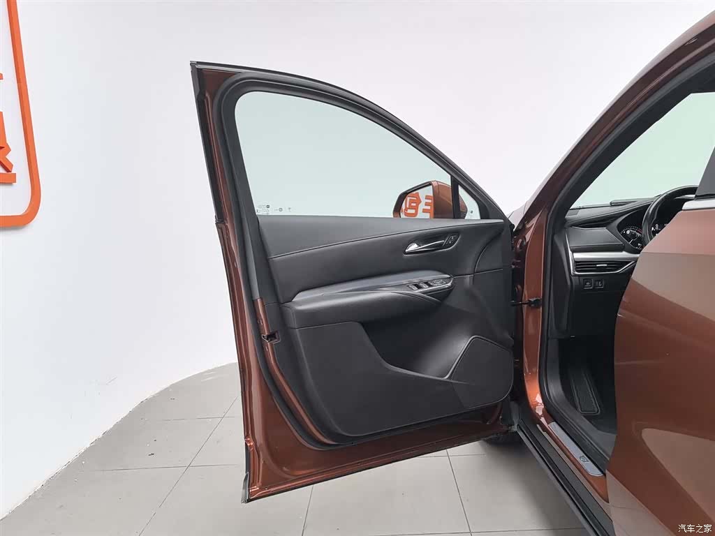Cadillac XT4, 2019 8