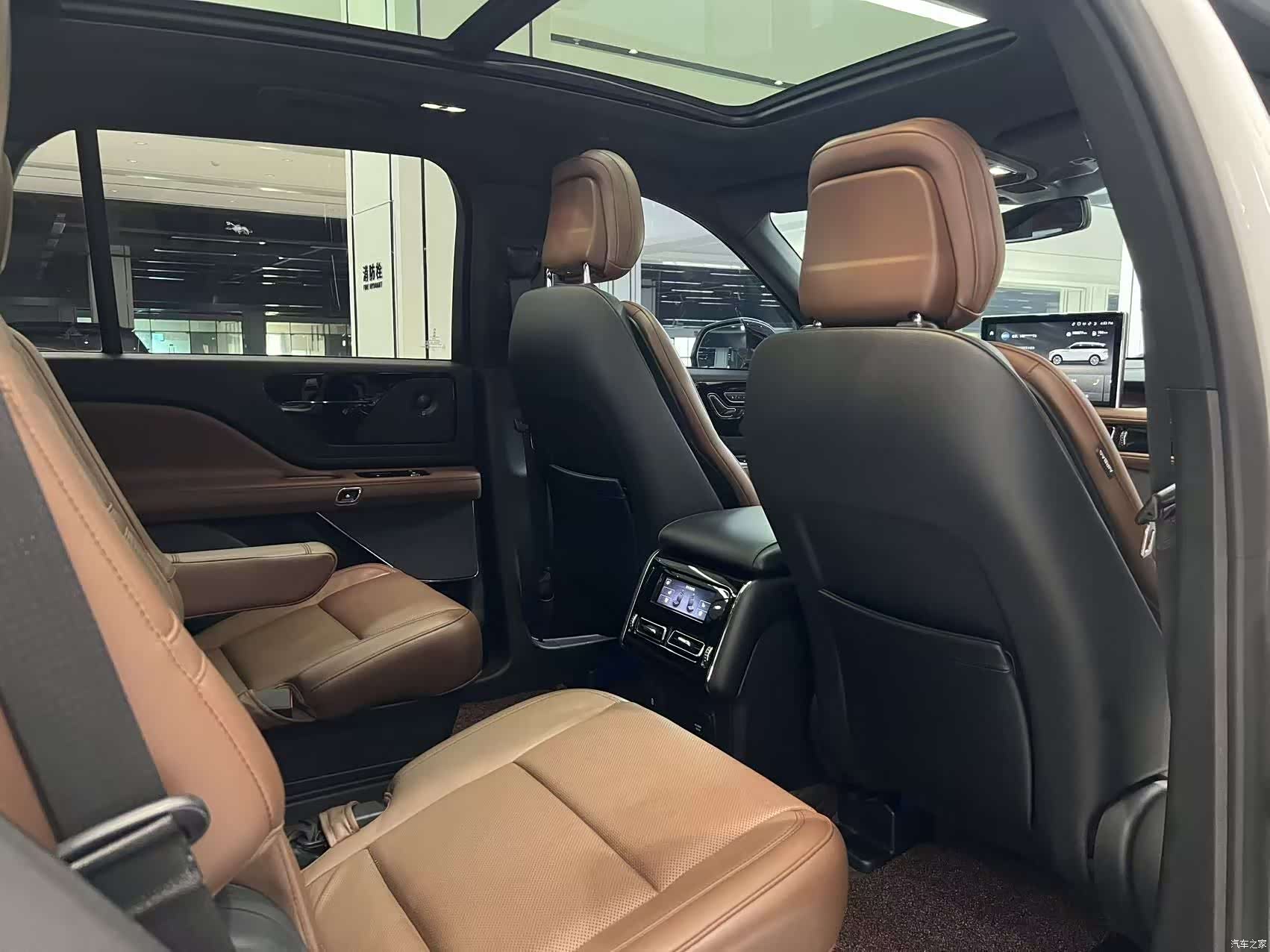 Lincoln Aviator, 2022 15