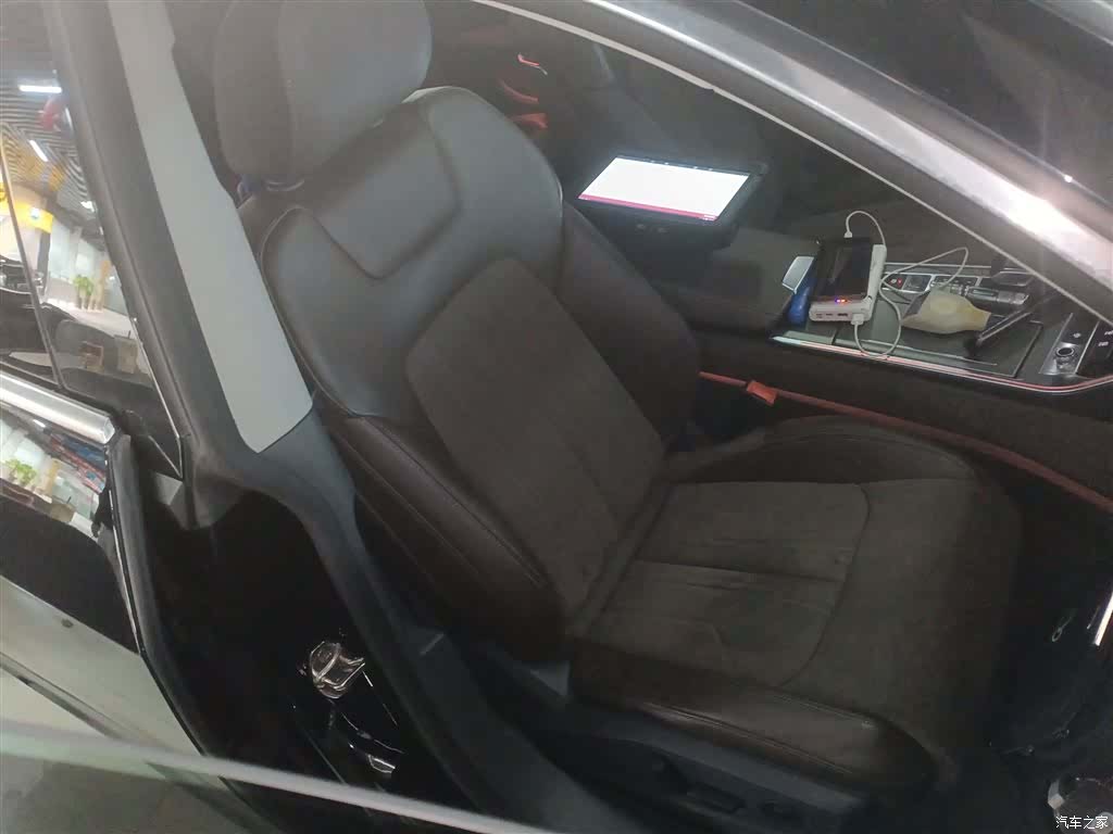 Audi A7L, 2023 25