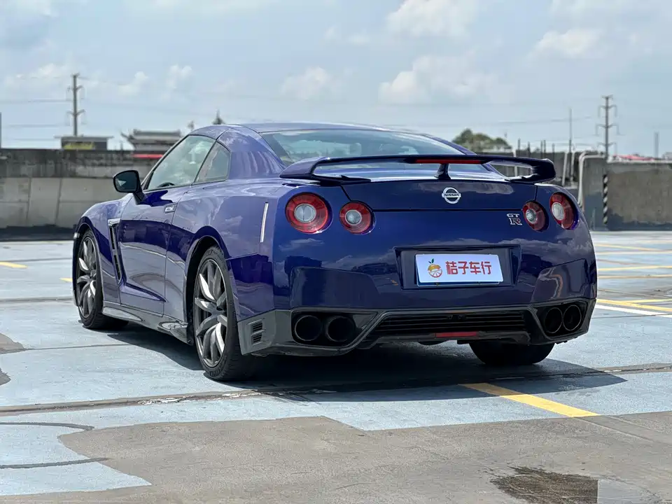Nissan GT-R