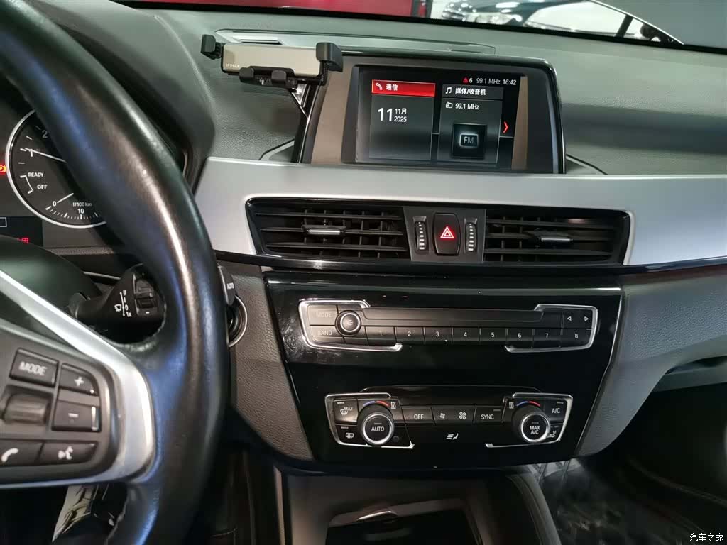 BMW X1, 2017 все фото