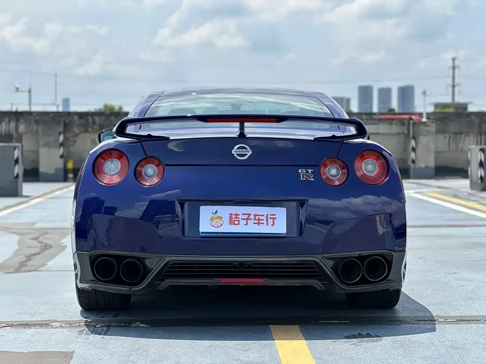 Nissan GT-R