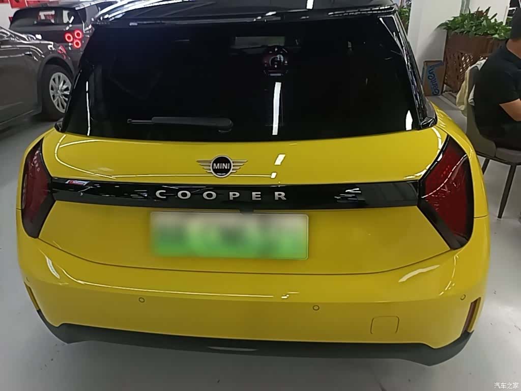 Mini Cooper, 2025 4