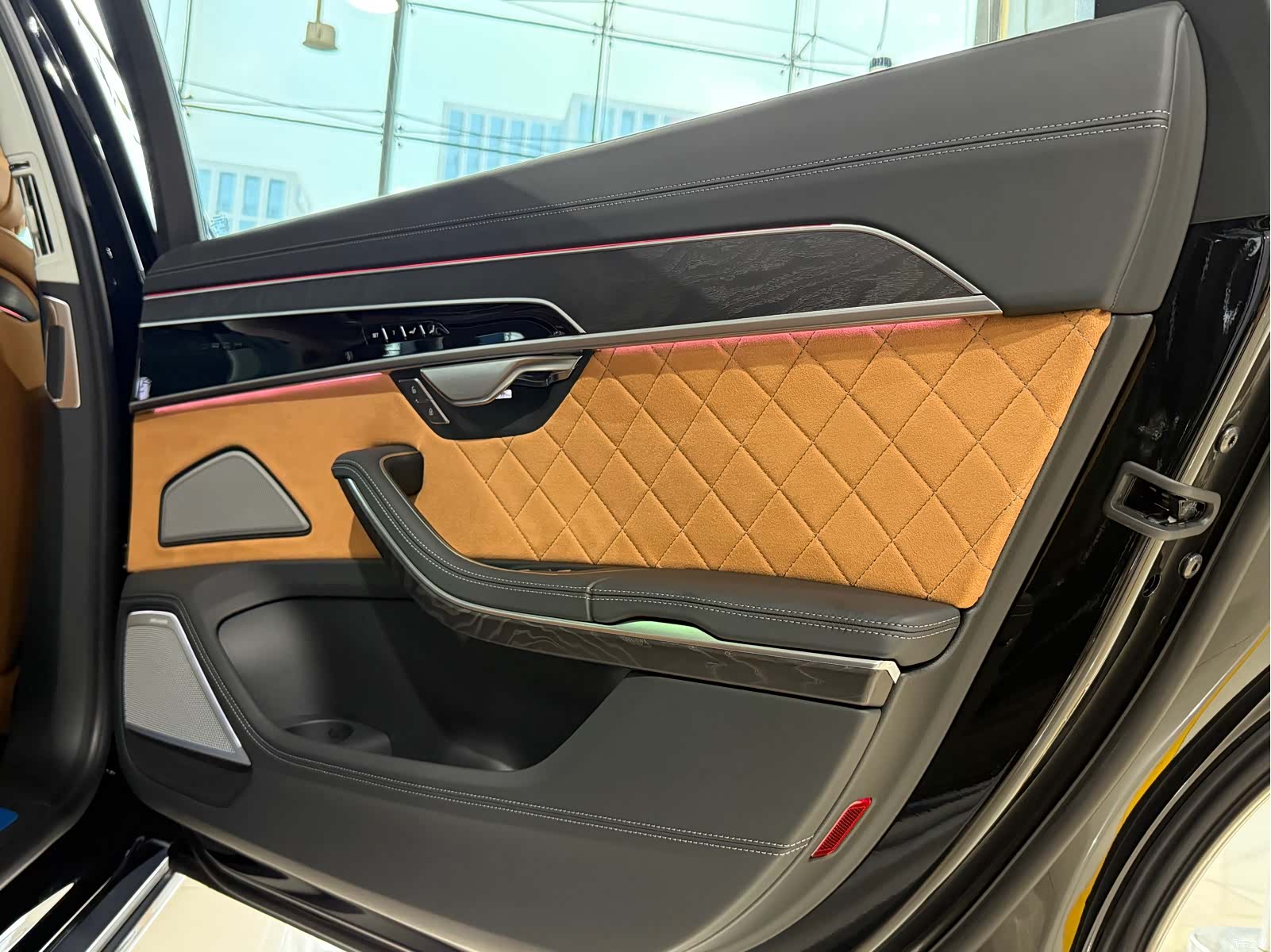Audi A8L, 2024 24