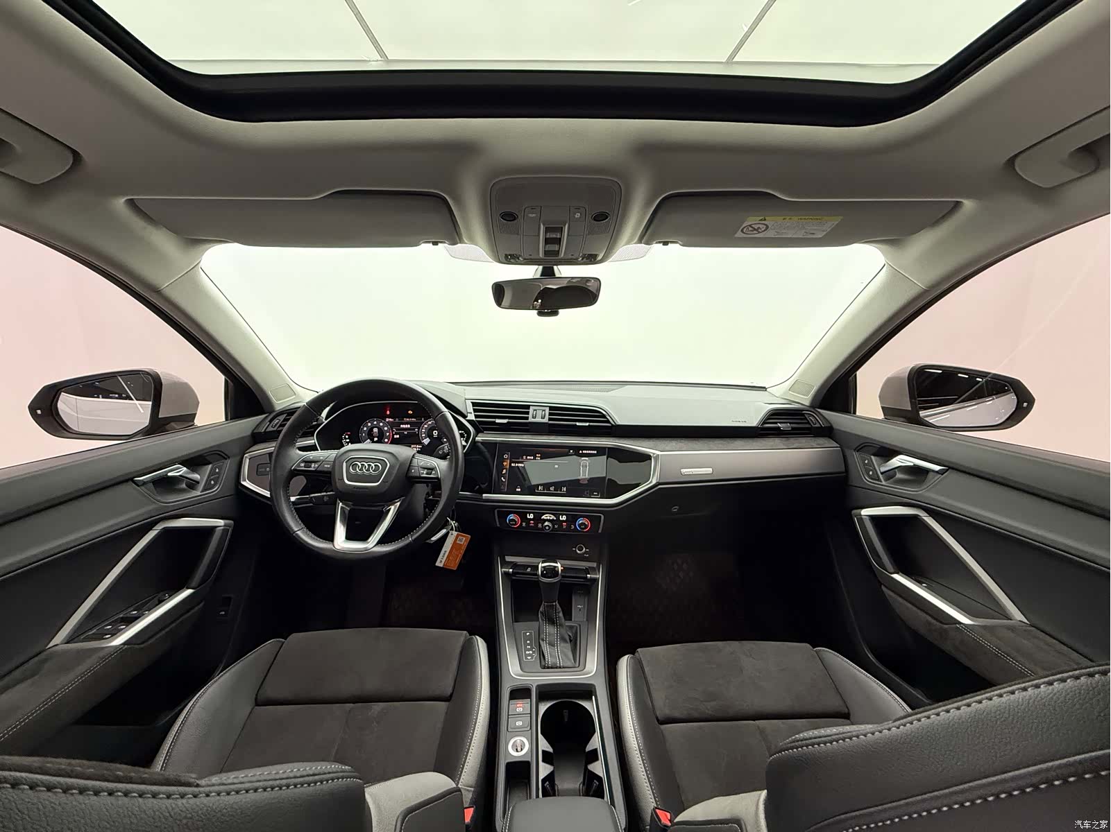 Audi Q3, 2022 9