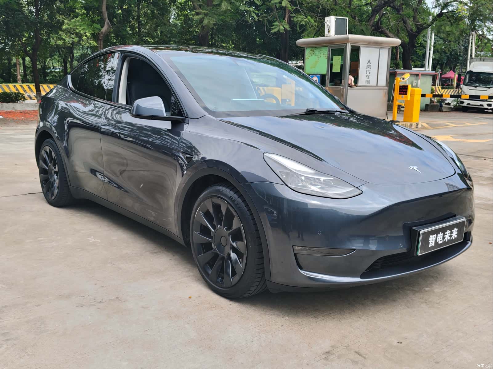 Tesla Model Y, 2021 3