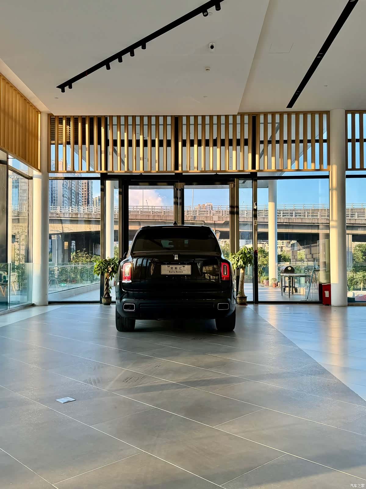 Rolls-Royce Cullinan, 2023 все фото